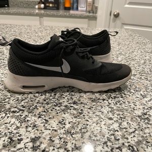 Nike Air Max Thea size 8, Black & White. Slightly used in good/great condition.